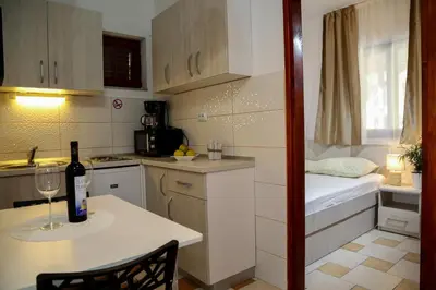 Kuhinja ili čajna kuhinja u objektu Matea Apartments Milna