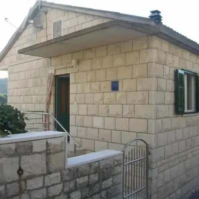 Apartments by the sea Povlja
