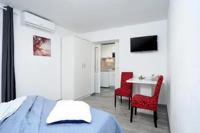 TV i/ili zabavni centar u objektu Central Eden - ZF Hvar