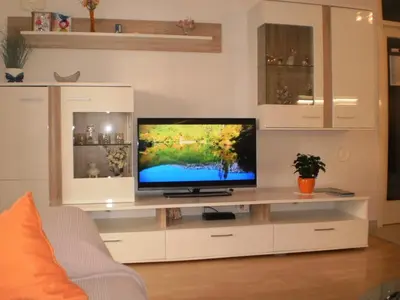 TV i/ili zabavni centar u objektu Apartment Lana