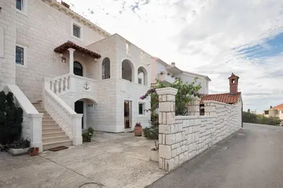 Zgrada u kojoj se nalazi apartman