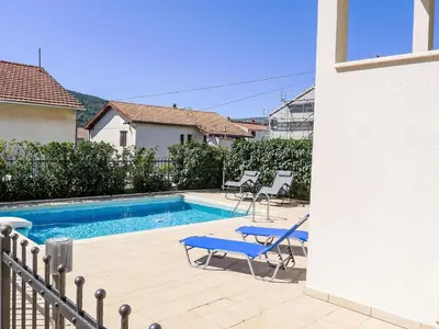 Bazen u objektu Holiday Home Villa Zlatan by Interhome ili u blizini