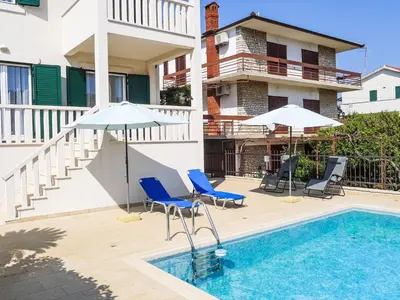Bazen u objektu Holiday Home Villa Zlatan by Interhome ili u blizini
