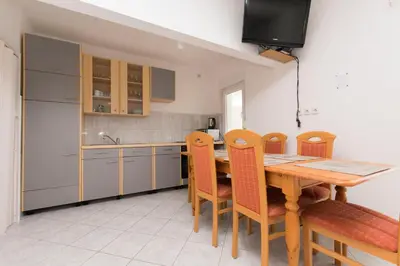Kuhinja ili čajna kuhinja u objektu Apartments Katarina