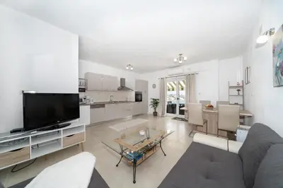 TV i/ili zabavni centar u objektu Apartments Siesta