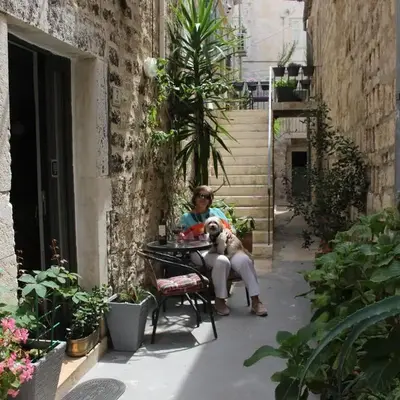 Street Garden Apartment