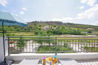 Pogled na planine ili pogled na planine iz apartmana
