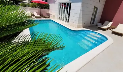 Bazen u objektu Villasanta De Luxe Apartments with Pool ili u blizini