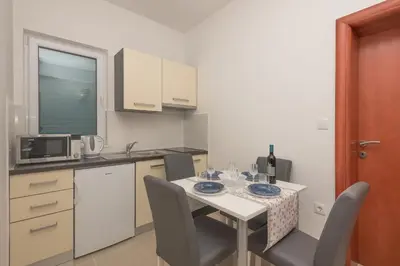 Kuhinja ili čajna kuhinja u objektu Apartmani Stella Maris