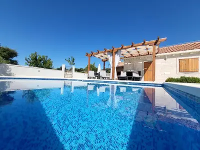 Bazen u objektu Villa Ancora ili u blizini