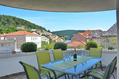 Pogled na planine ili pogled na planine iz apartmana