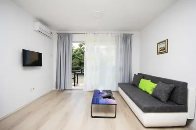 TV i/ili zabavni centar u objektu Apartmani Lovre