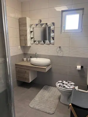 Kupaonica u objektu Luxury apartment Duće with private pool