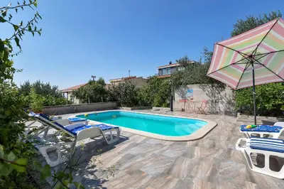 Bazen u objektu Apartments Vele ili u blizini