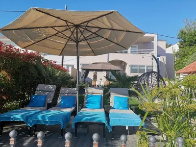 Bazen u objektu Villa Maris- beachfront villa with exclusive pool ili u blizini