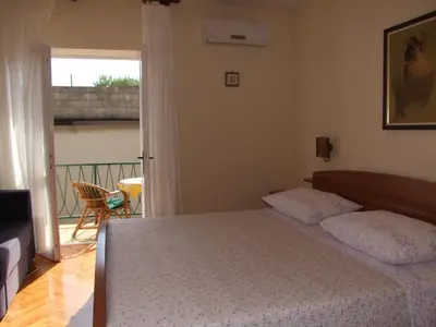 Krevet ili kreveti u jedinici u objektu Apartments by the sea Baska Voda, Makarska - 15461