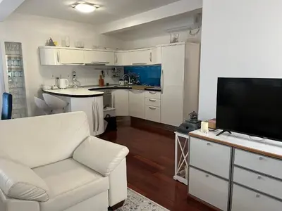Kuhinja ili čajna kuhinja u objektu Villa de Blue-Rooftop pool & Jacuzzi