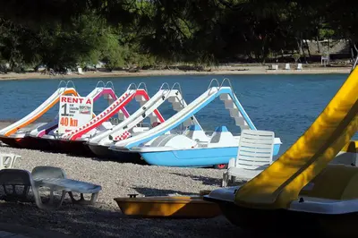 Bazen u objektu Apartments with parking space Supetar, Brac - 16130 ili u blizini