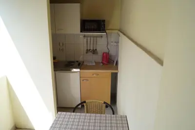 Kuhinja ili čajna kuhinja u objektu Studio Apartments Marija with private parking