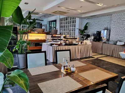 Restoran ili neka druga zalogajnica u objektu Jona Rooms Podstrana
