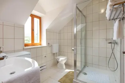 Kupaonica u objektu Villa Dubrava - Heated Pool & Olive Grove Retreat I Brač Island
