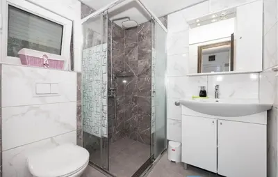 Kupaonica u objektu One-Bedroom Apartment In Suhi Potok-Jesenice
