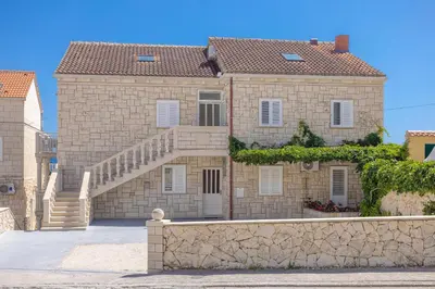 Zgrada u kojoj se nalazi apartman