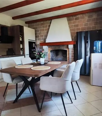 Kuhinja ili čajna kuhinja u objektu House Ita