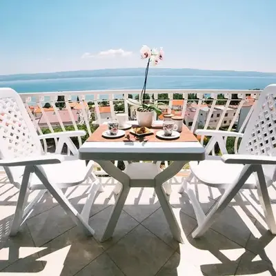 Studio Apartment in Duce with Sea View