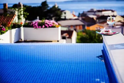 Bazen u objektu Villa Palloma ili u blizini