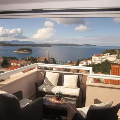 Apartment in Hvar town with sea view