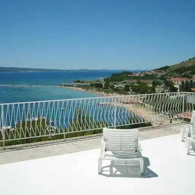 Apartment in Omiš with sea view