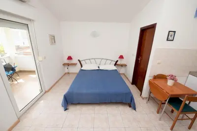 Krevet ili kreveti u jedinici u objektu Studio Apartment in Duce with Sea View, Balcony, Air Conditioning, Wi-Fi (132-4)