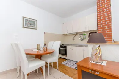 Kuhinja ili čajna kuhinja u objektu Apartments Derado