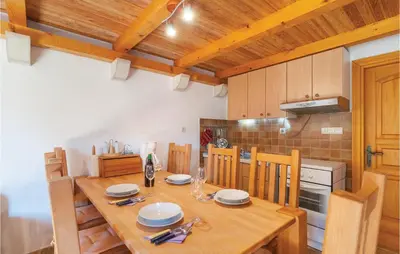 Kuhinja ili čajna kuhinja u objektu 0-Bedroom Holiday Home In Postira