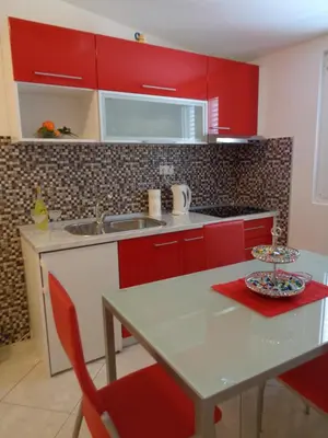 Kuhinja ili čajna kuhinja u objektu Villa Zorana hostel