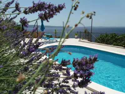 Bazen u objektu Villa Blue View ili u blizini