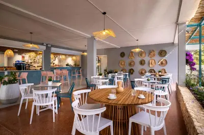 Restoran ili neka druga zalogajnica u objektu Sunny Makarska by Valamar