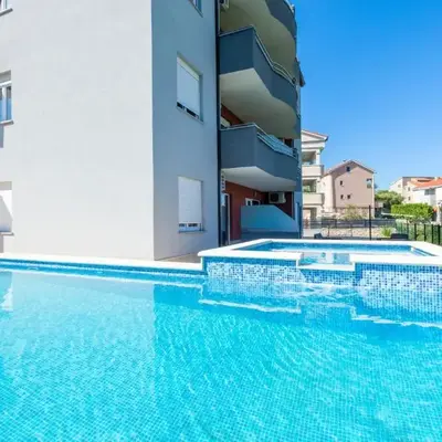 Two-Bedroom Apartment In Podstrana