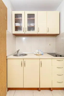 Kuhinja ili čajna kuhinja u objektu Studio Pokrivenik 10427a
