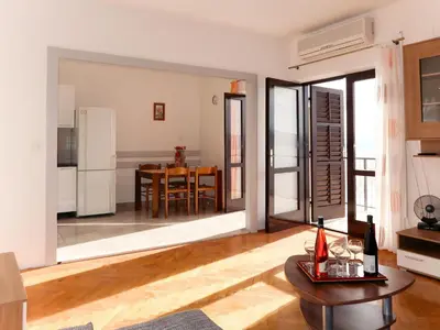 Kuhinja ili čajna kuhinja u objektu Apartment Lada-2 by Interhome