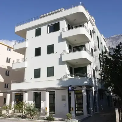 J&B - Beachside Studio Apartment