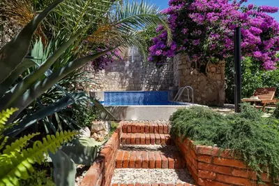 Bazen u objektu Seaside house with a swimming pool Sutivan - Brac - 16300 ili u blizini