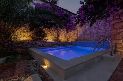 Bazen u objektu Seaside house with a swimming pool Sutivan - Brac - 16300 ili u blizini