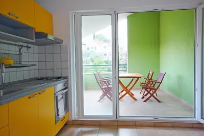 Kuhinja ili čajna kuhinja u objektu Apartments Kala mendula
