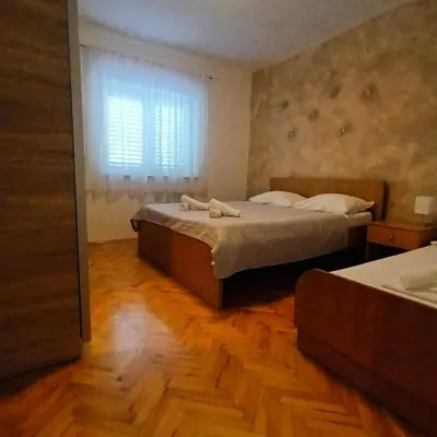 Krevet ili kreveti u jedinici u objektu Apartments Monika Omiš