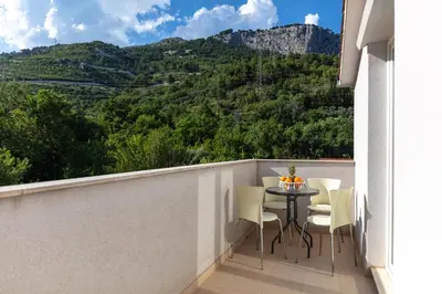 Pogled na planine ili pogled na planine iz apartmana