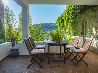 Pogled na planine ili pogled na planine iz vikendica
