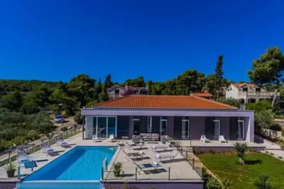 Bazen u objektu Villa R&B ili u blizini