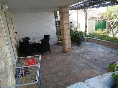 Popločani dio dvorišta ili vanjski dio objekta Apartments with parking space Supetar, Brac - 16445